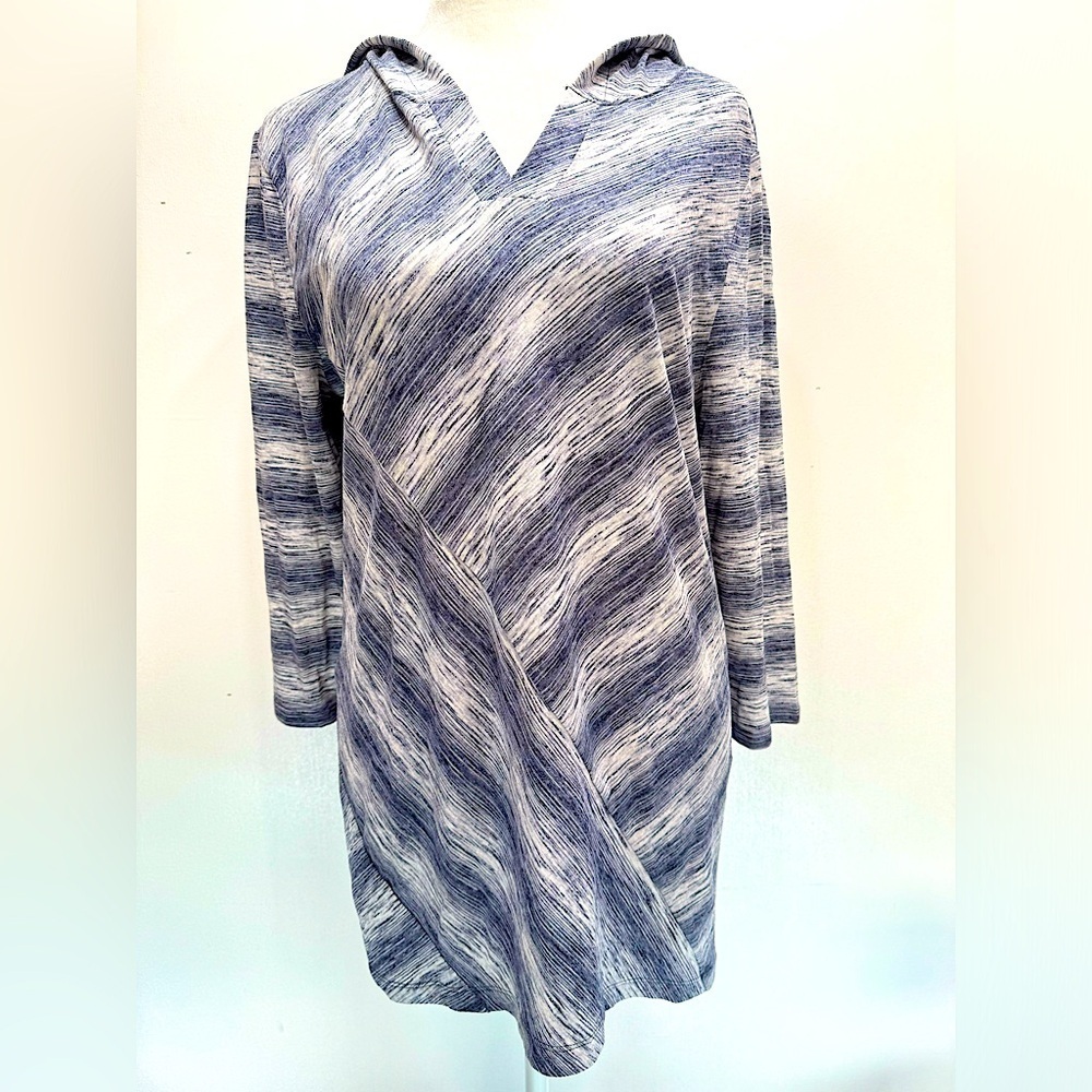 Chico’s Mixed Dusty Blues & Ivory Patched Lightweight Hooded 3/4 Sleeve Tunic